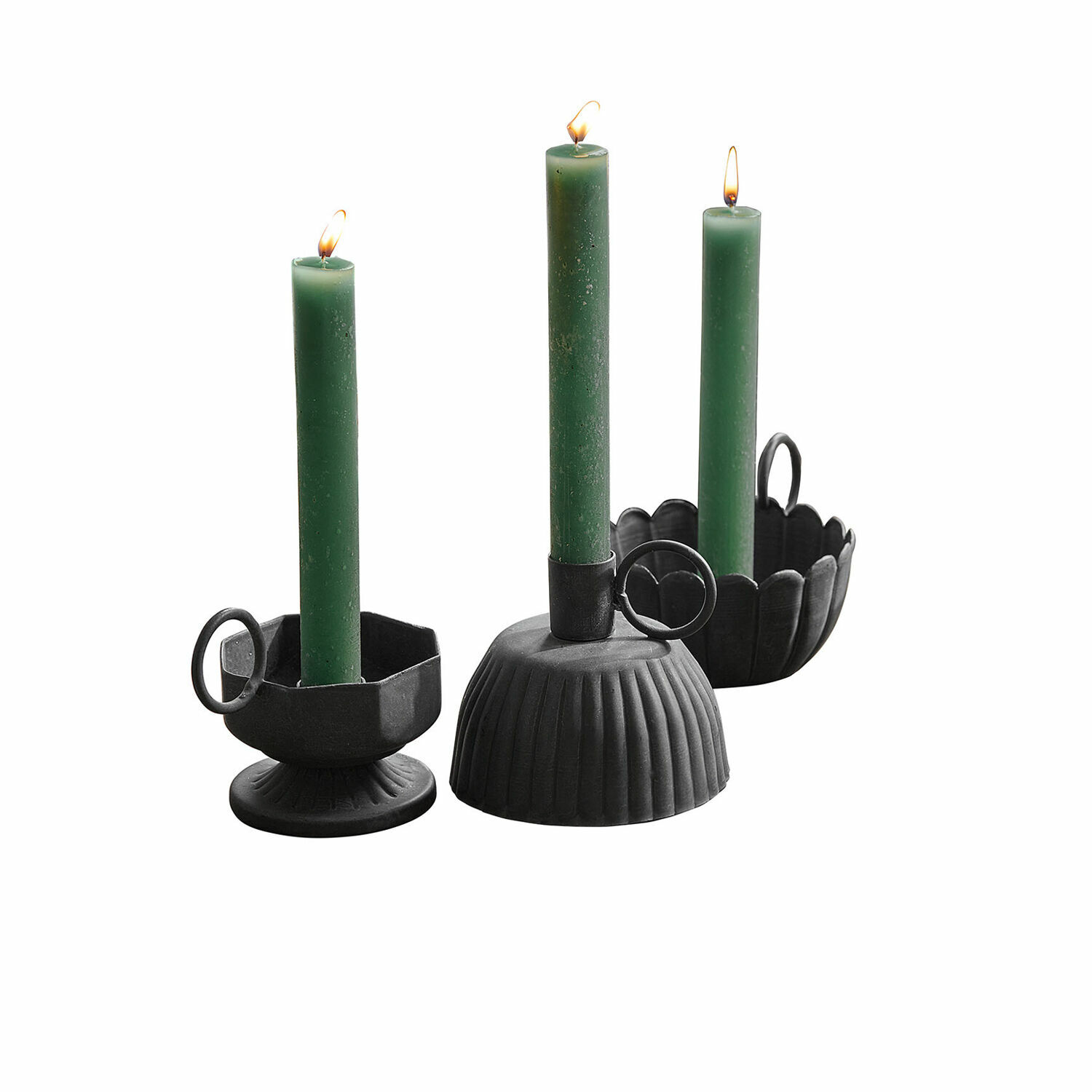 Set di 3 portacandele Lazharin Set di tre portacandele in metallo nero con candele verdi per decorazione d'interni