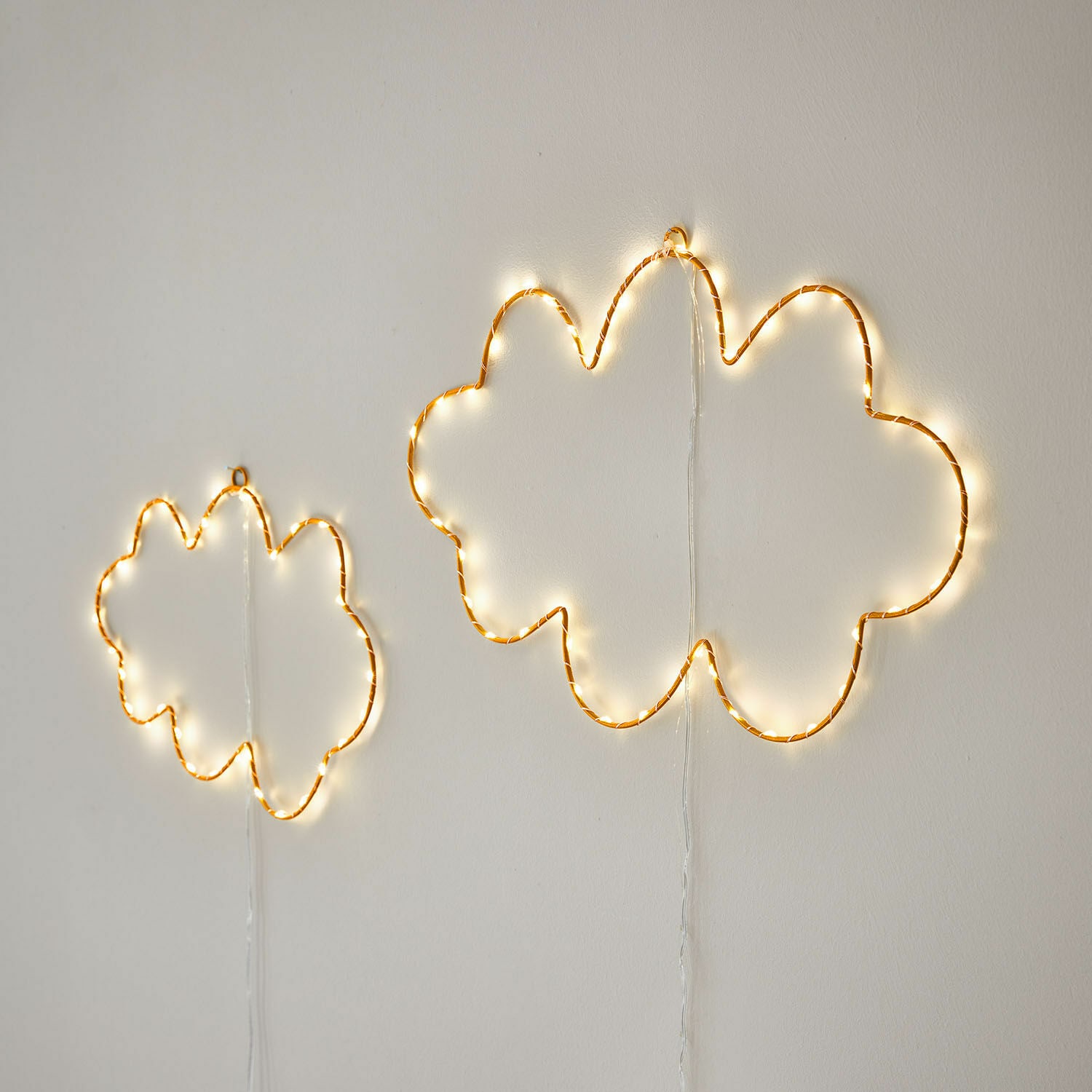 Coppia di decorazioni luminose a LED Elenar Catena luminosa LED a forma di nuvola con luce bianca calda, decorazione da parete per interni