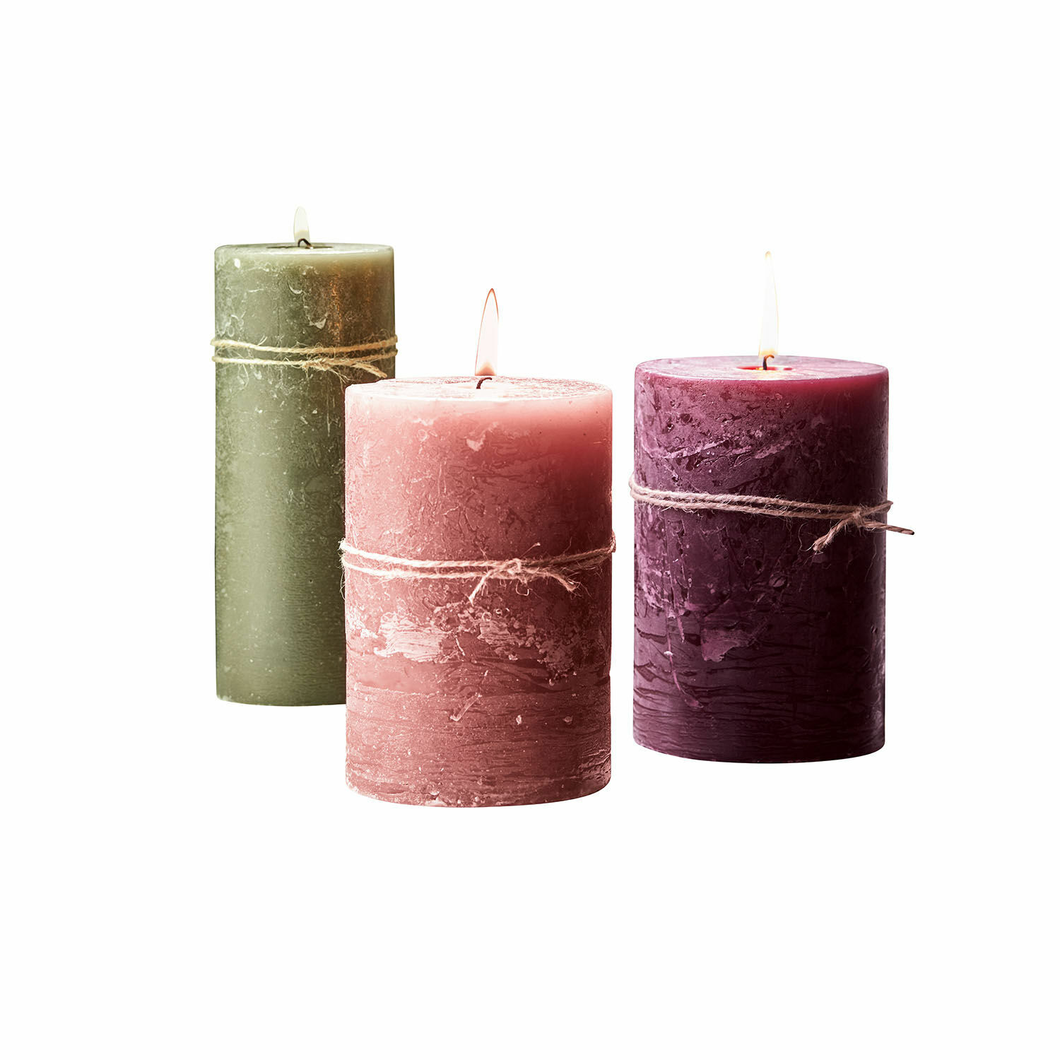 Set di 3 candele Salis Set di tre candele di cera verde, rosa e viola con corda decorativa intorno