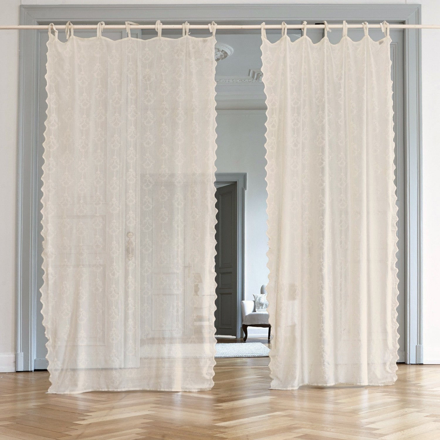 Tenda Faumont Tende trasparenti color crema con motivo delicato in tessuto leggero per decorazione d'interni