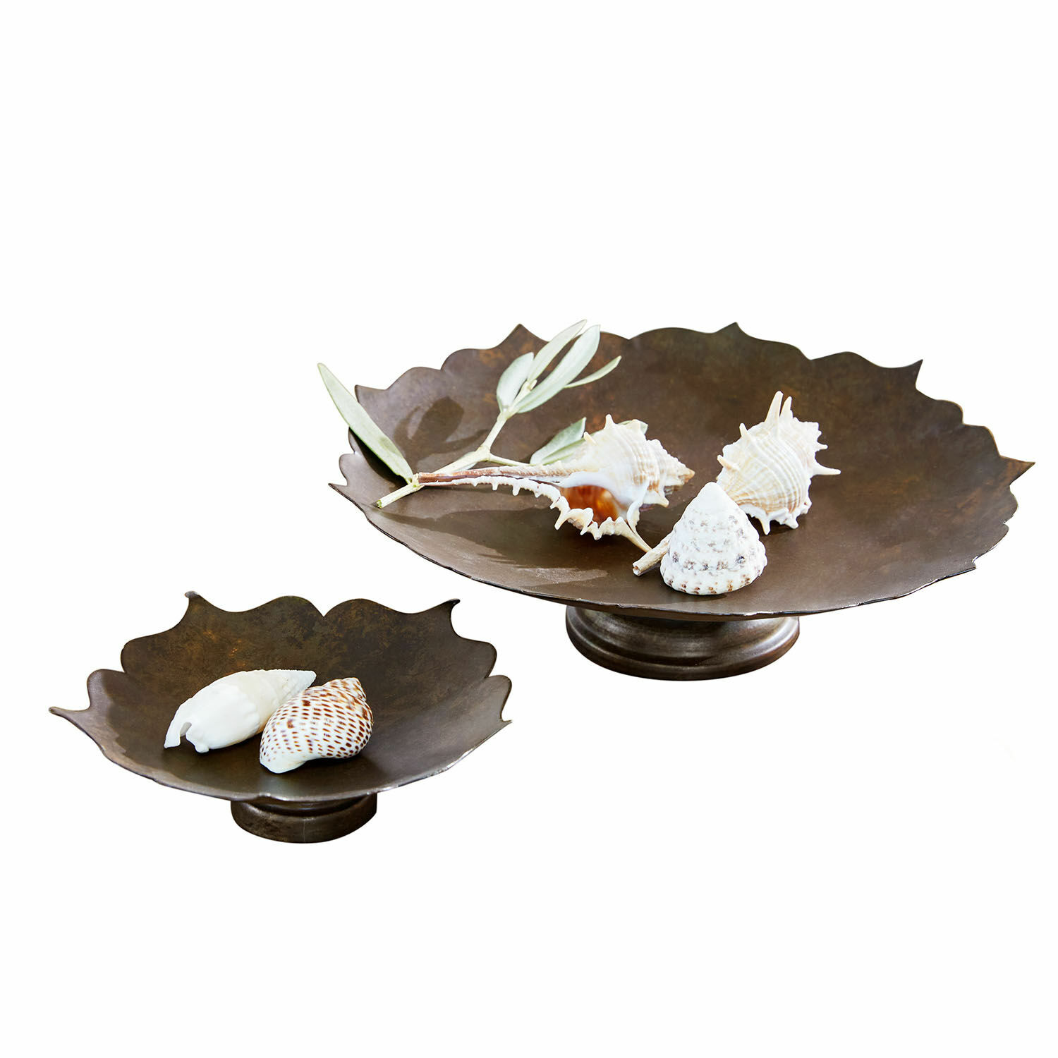 Coppia di ciotole decorative Viverto Set di due ciotole decorative in metallo marrone con conchiglie e ramo d'olivo