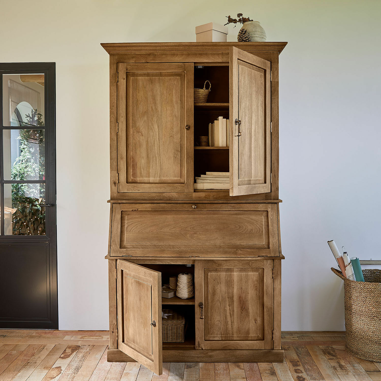 Secrétaire Arvandor Mobile in legno naturale con ante aperte e ripiani, mobile contenitore per soggiorno