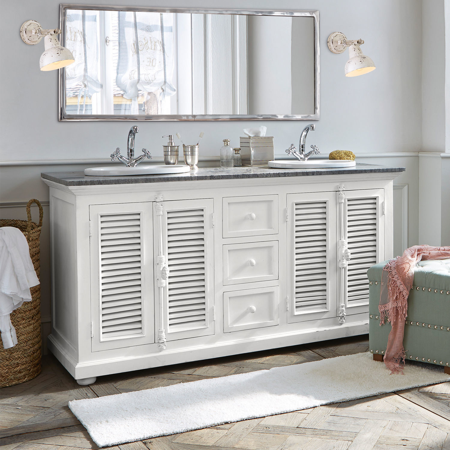 Mobile con doppio lavabo South Paris Mobile bagno bianco in legno con doppio lavabo e specchio, stile vintage decorativo
