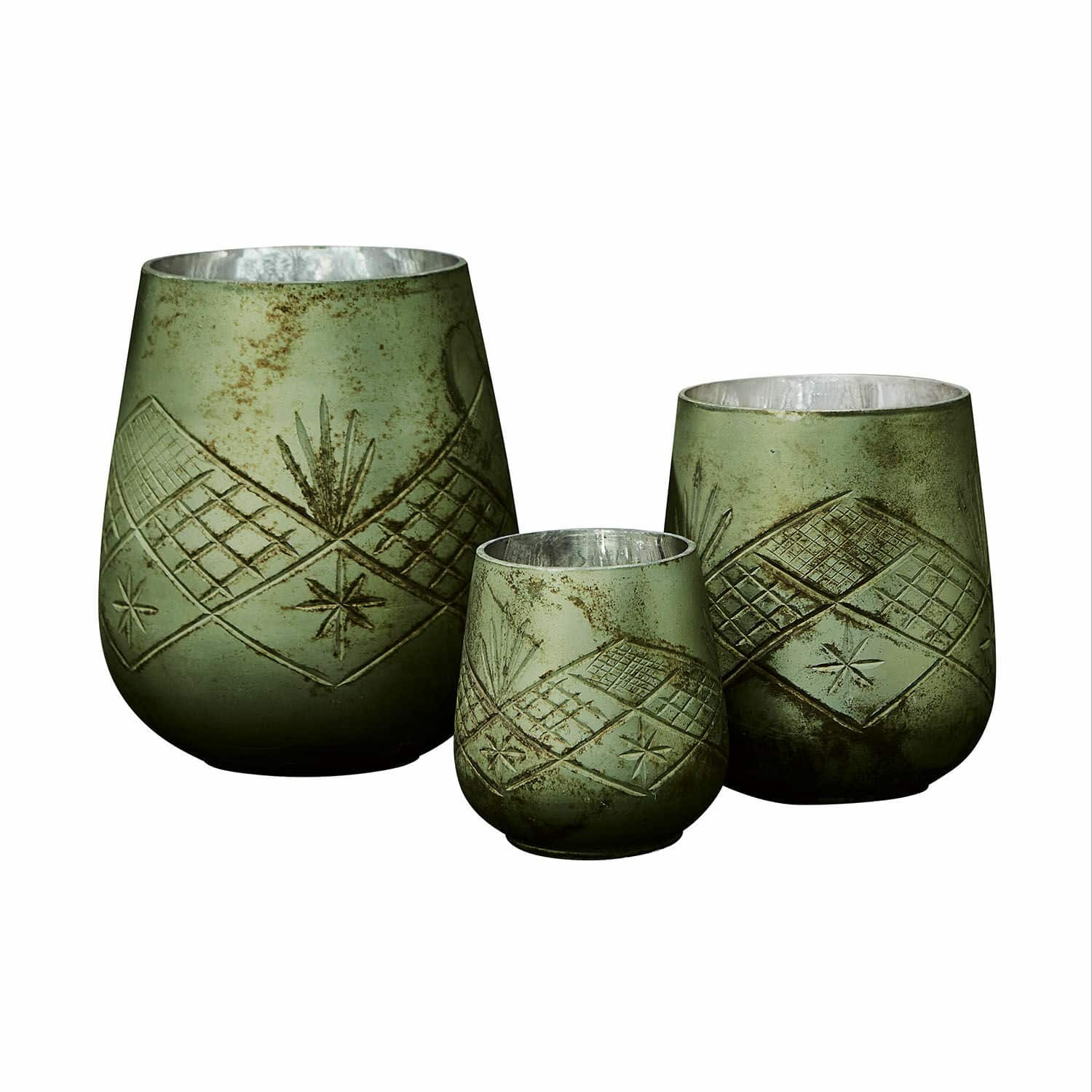 Set di 3 portacandele Vitas Set di tre portacandele verdi con interno metallico e motivo a stella, decorazione per interni