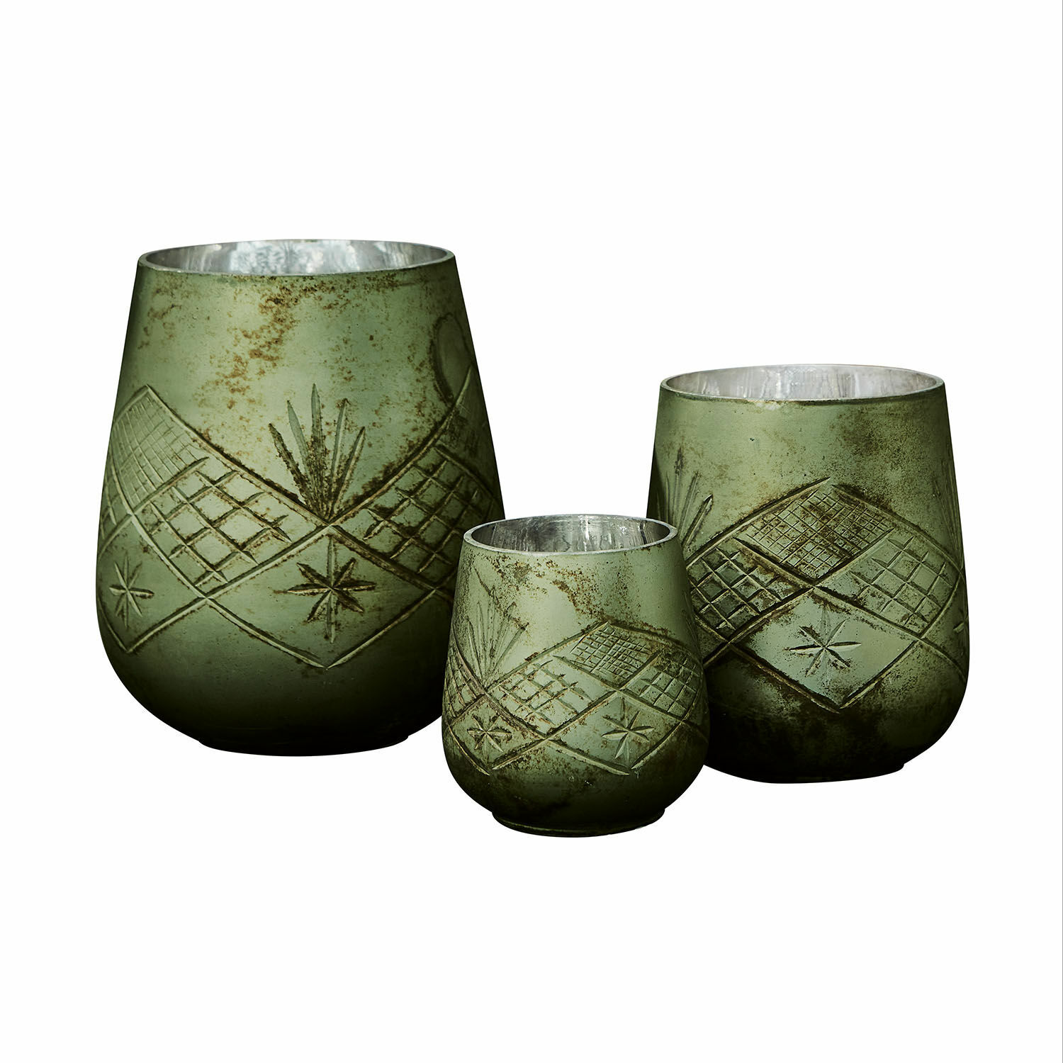 Set di 3 portacandele Vitas Set di tre portacandele verdi con interno metallico e motivo a stella, decorazione per interni