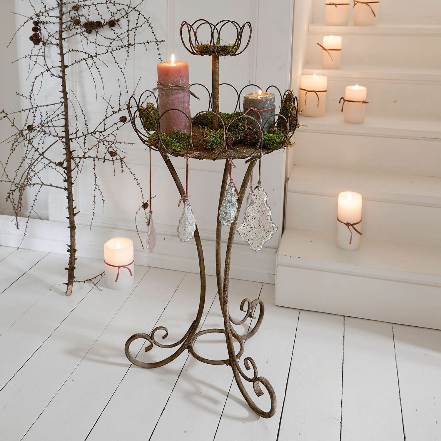 Supporto per decorazioni Mélissant Portacandele in metallo con decorazioni appese e muschio, design rustico per interni