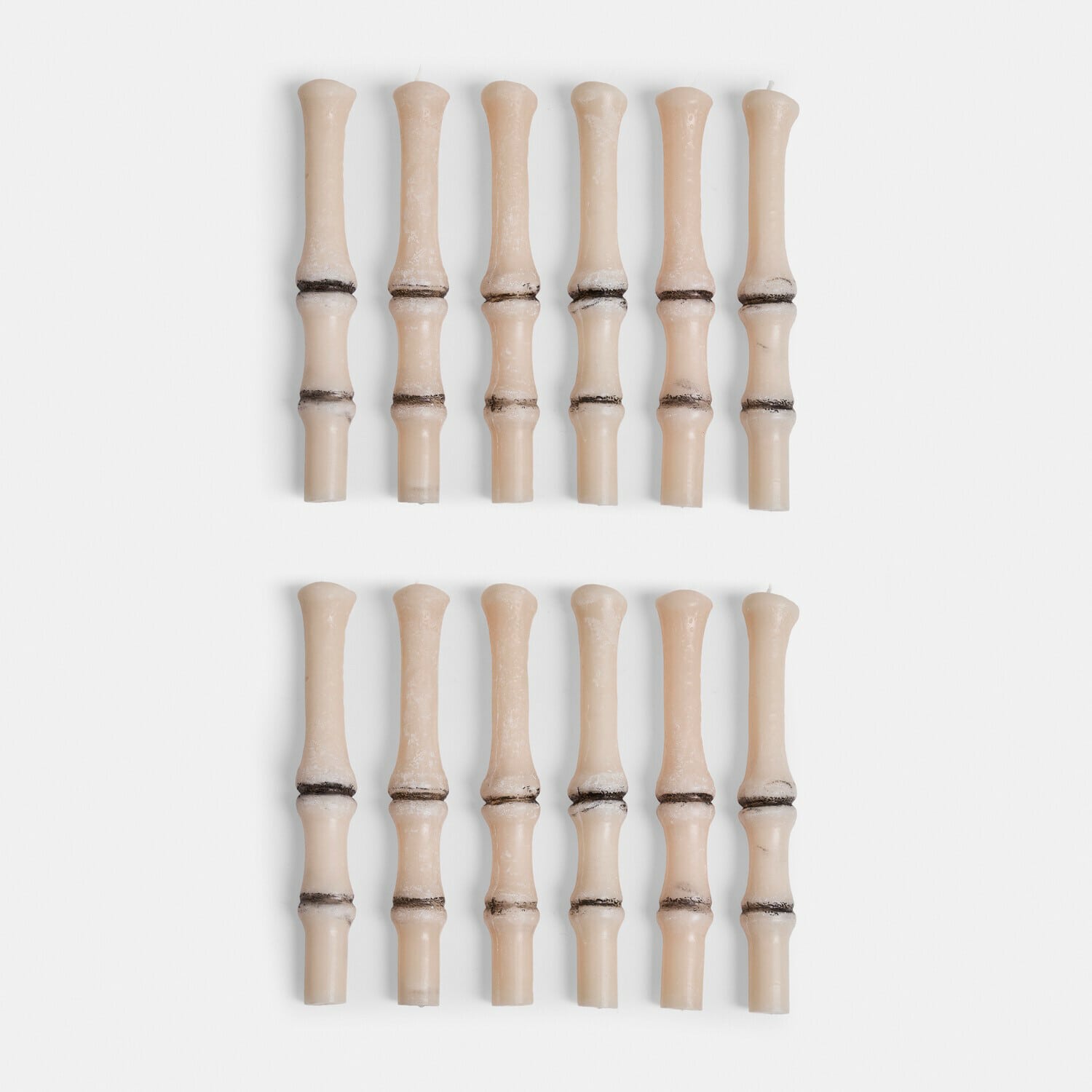 Set di 12 candele crema con dettagli in cera, candele decorative per tavolo e interni