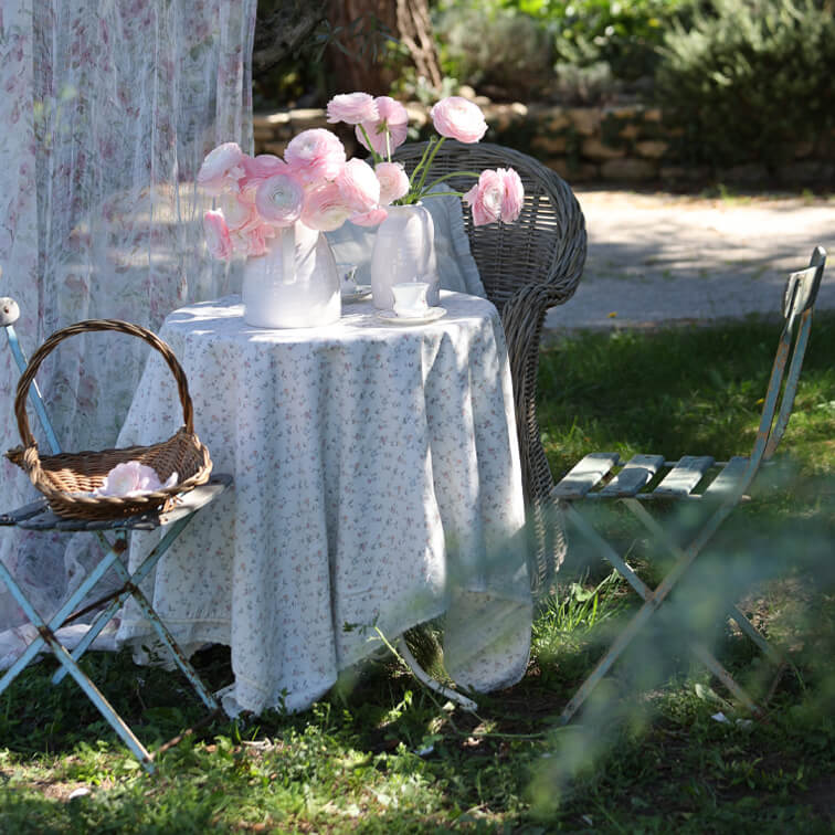 Romantica primavera in giardino