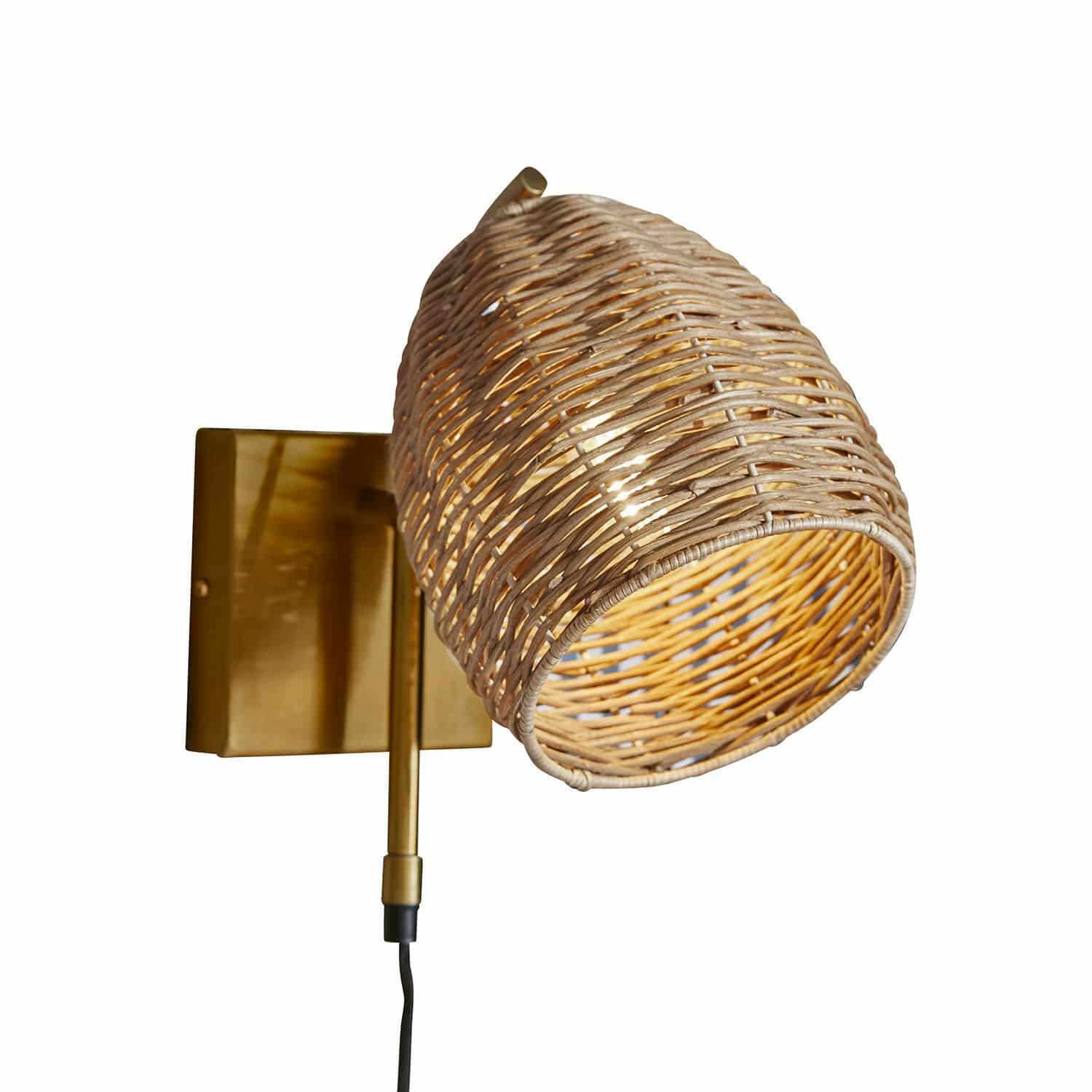 Lampada da parete Anglemont Applique in rattan e metallo dorato con paralume naturale, illuminazione decorativa da parete