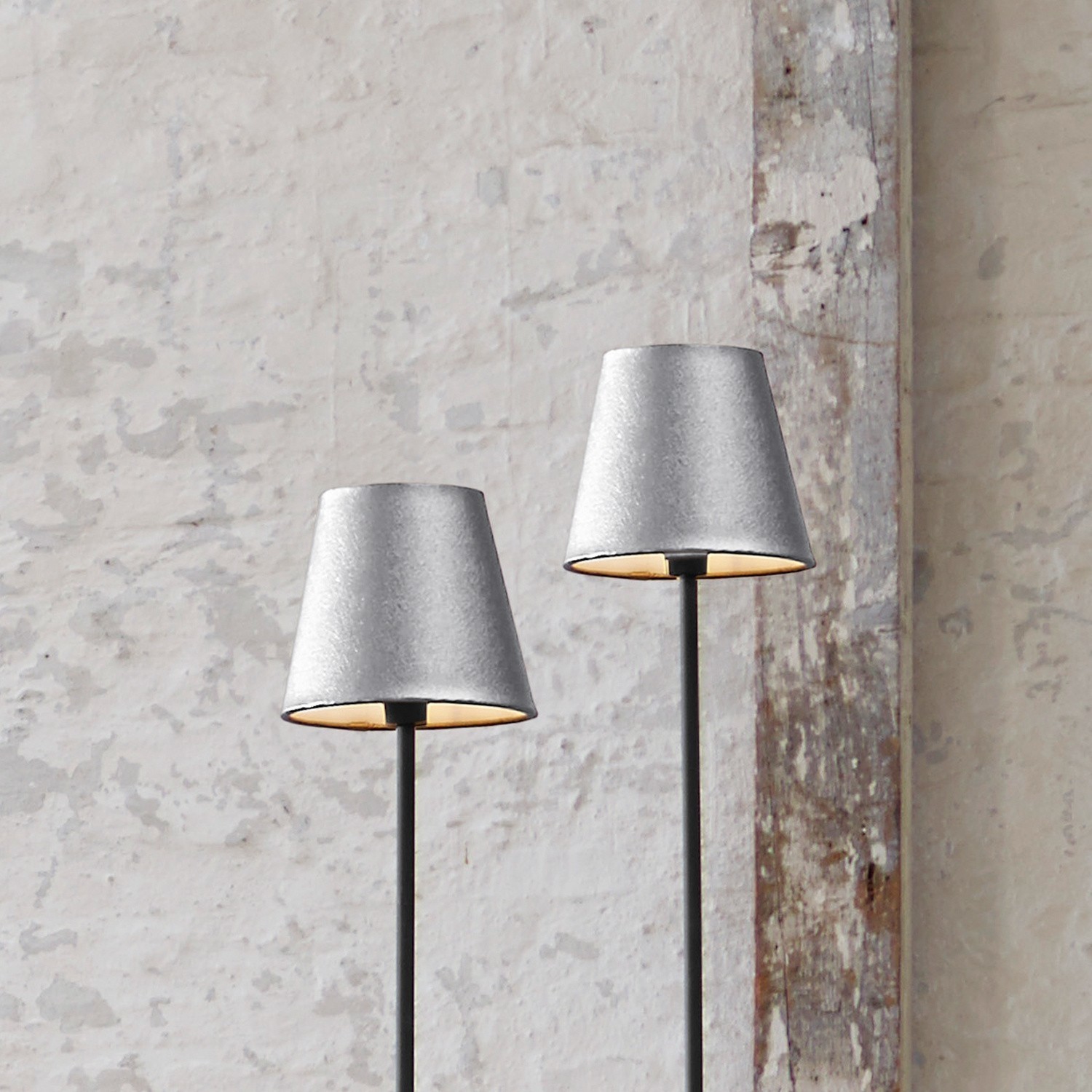 Coppia di lampade a stelo Tacoma