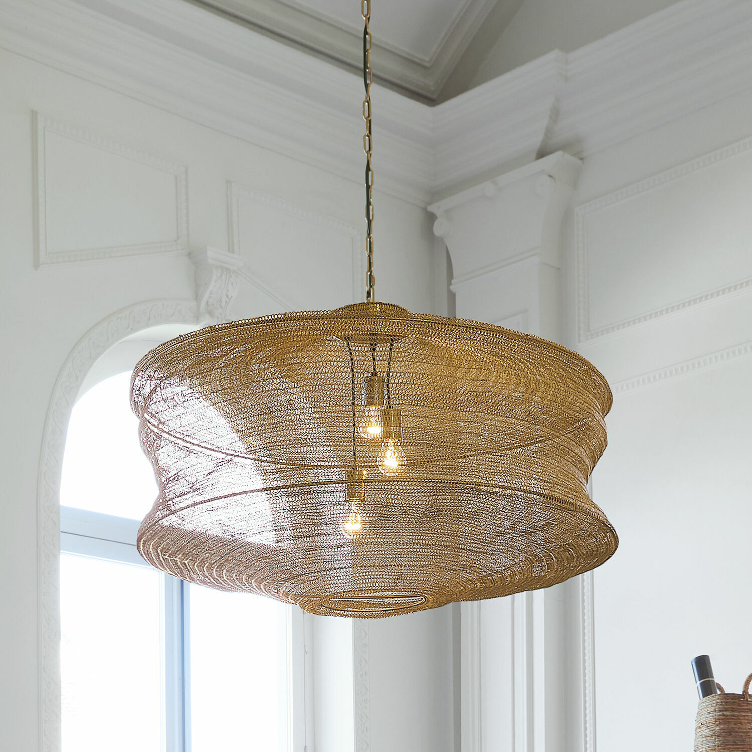 Lampada a sospensione Valerique Grande lampadario a sospensione in rete di ottone dorato per interni moderni