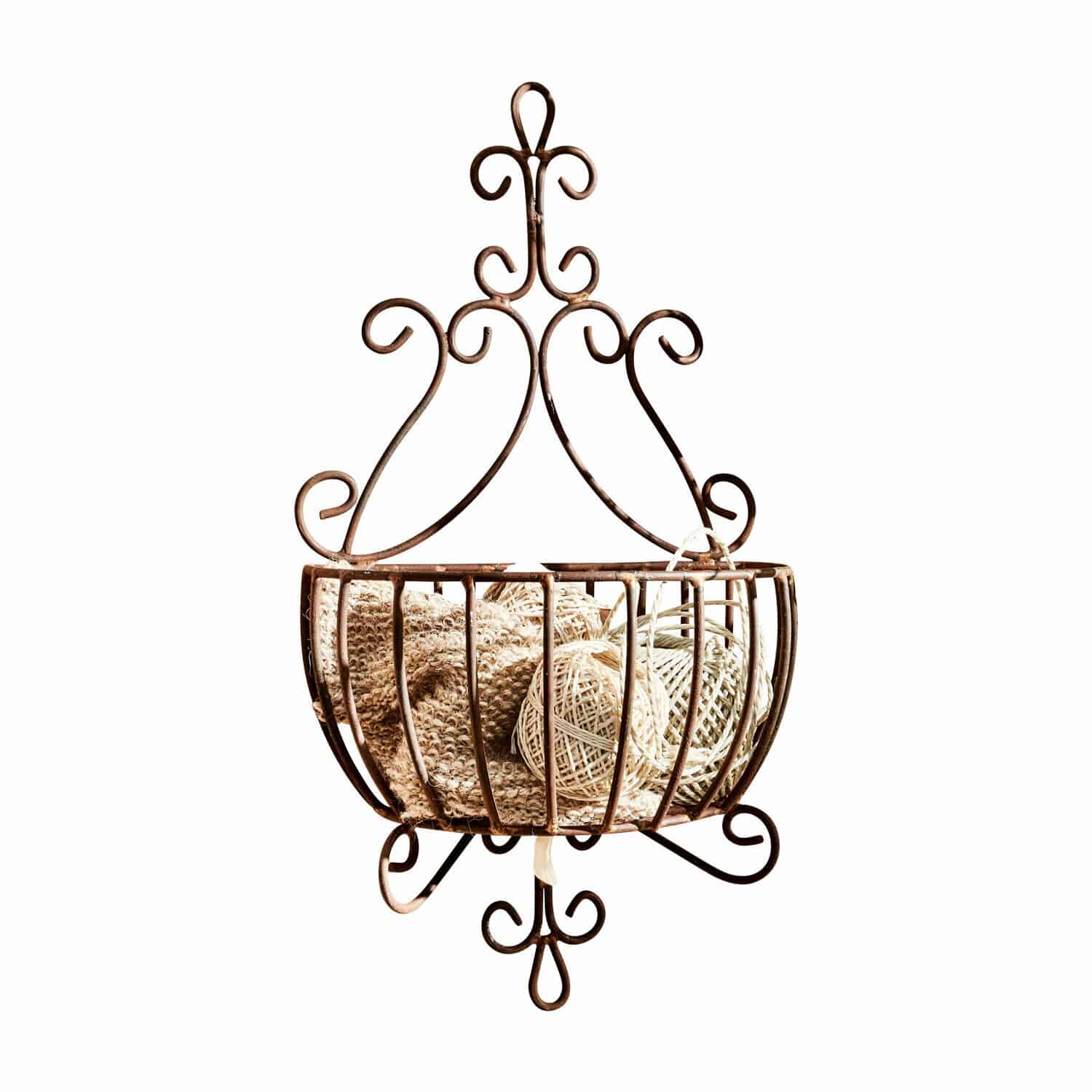 Cesto decorativo Marciac Cesto da parete in metallo ruggine dallo stile rustico per decorazioni e accessori.