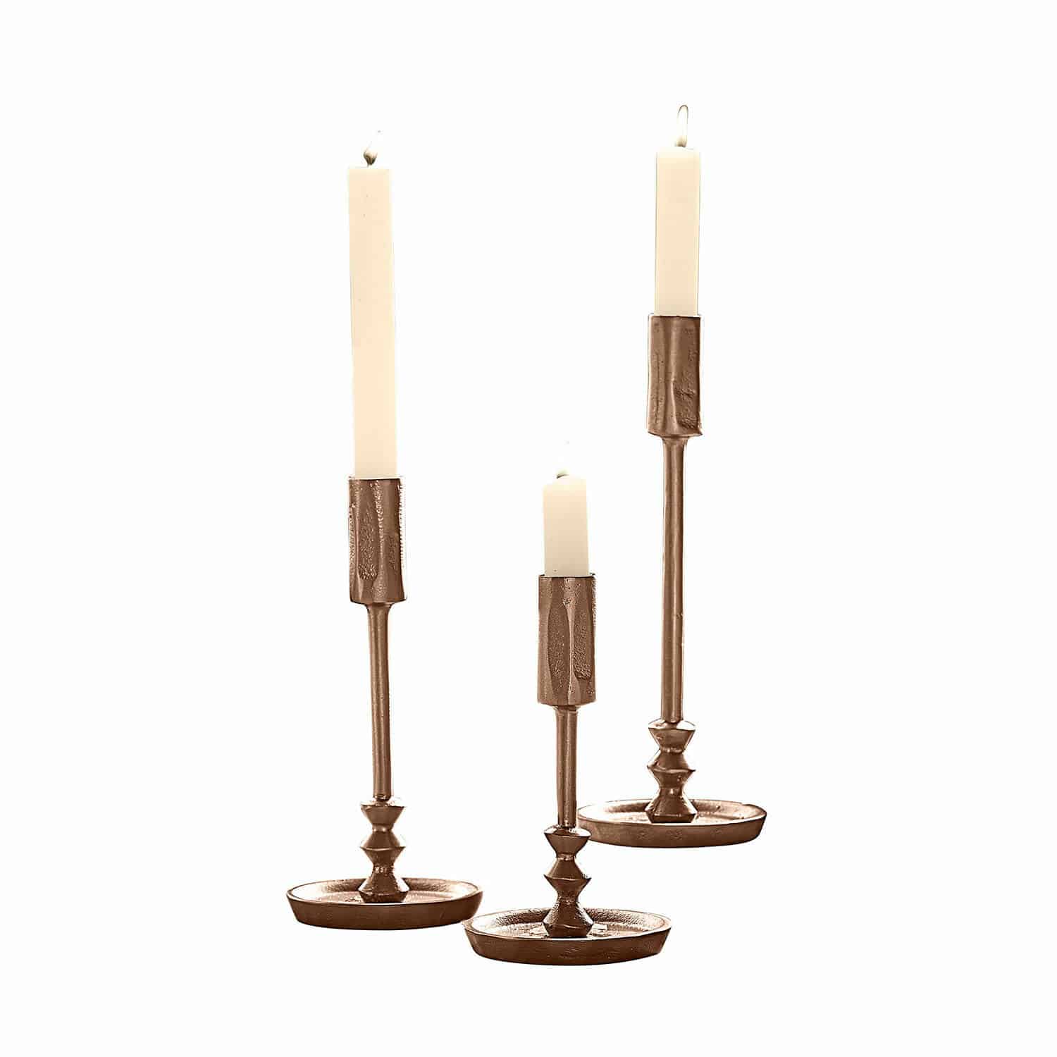 Set di 3 candelieri Rivandre Set di tre portacandele in rame con candele bianche, decorazione da tavolo in metallo