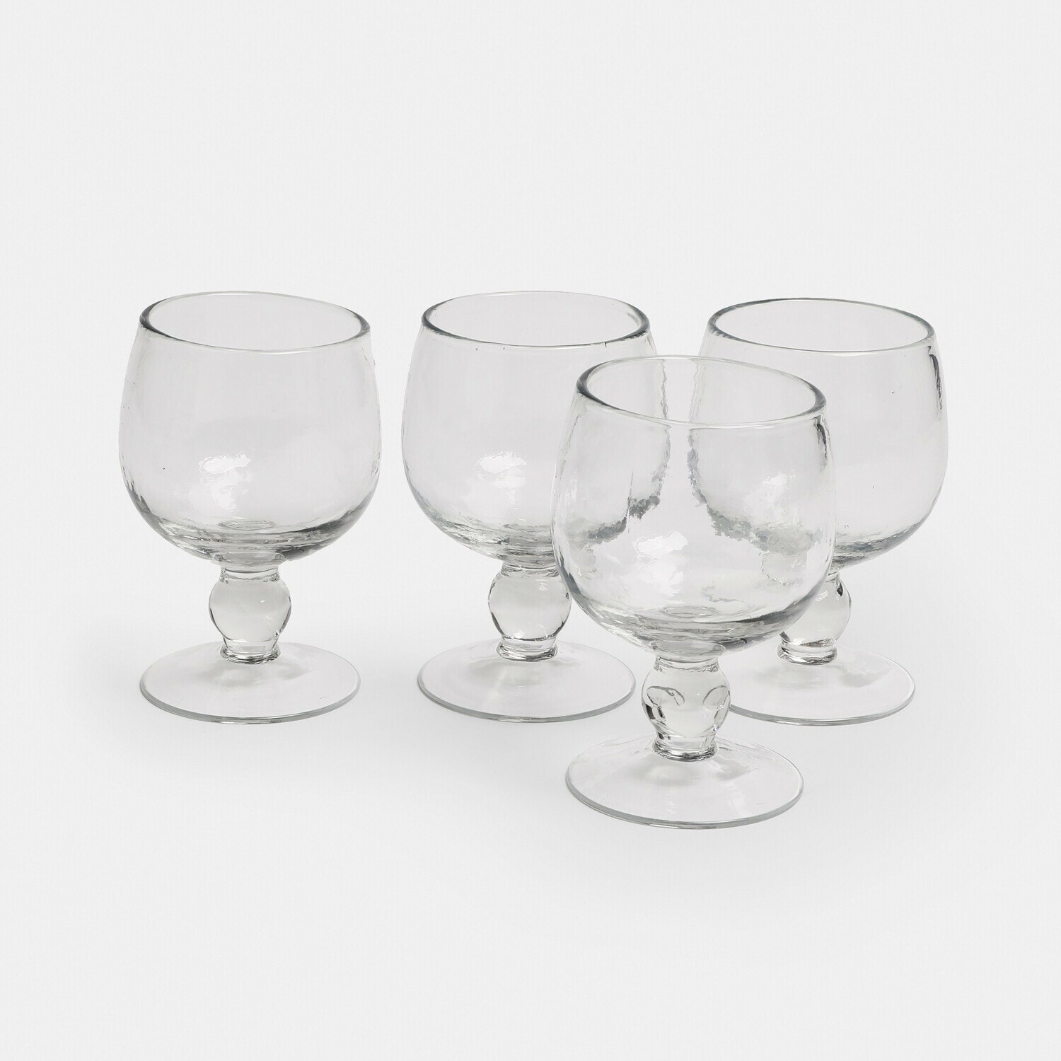 Set di 4 bicchieri Vinoros Set di quattro bicchieri trasparenti in vetro con gambo per bevande alcoliche
